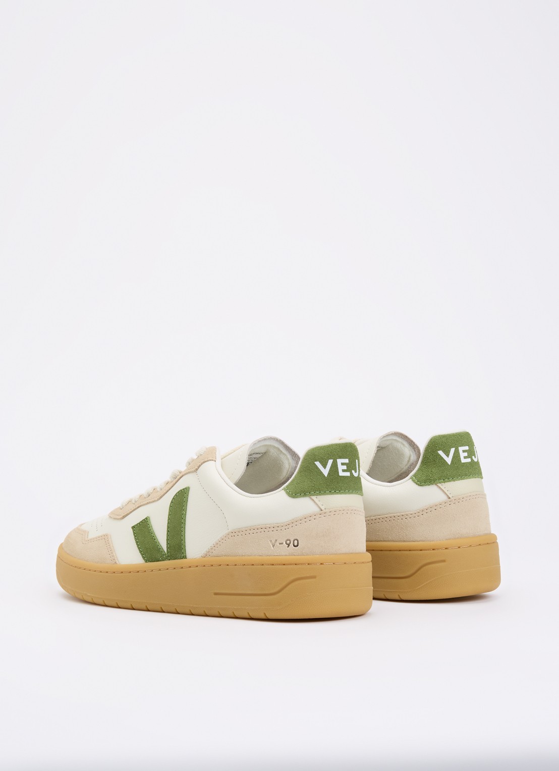 Veja V-90 sneaker van leer met suède details - achterkant 4 gebroken wit