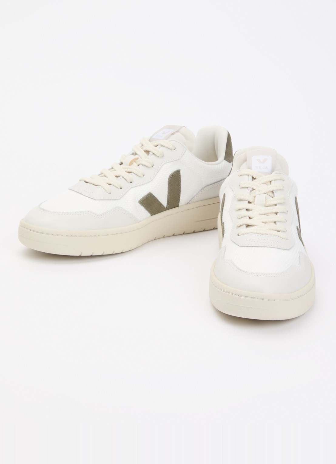 Veja V-90 sneaker van mesh met suède en leren details - detail 2 wit