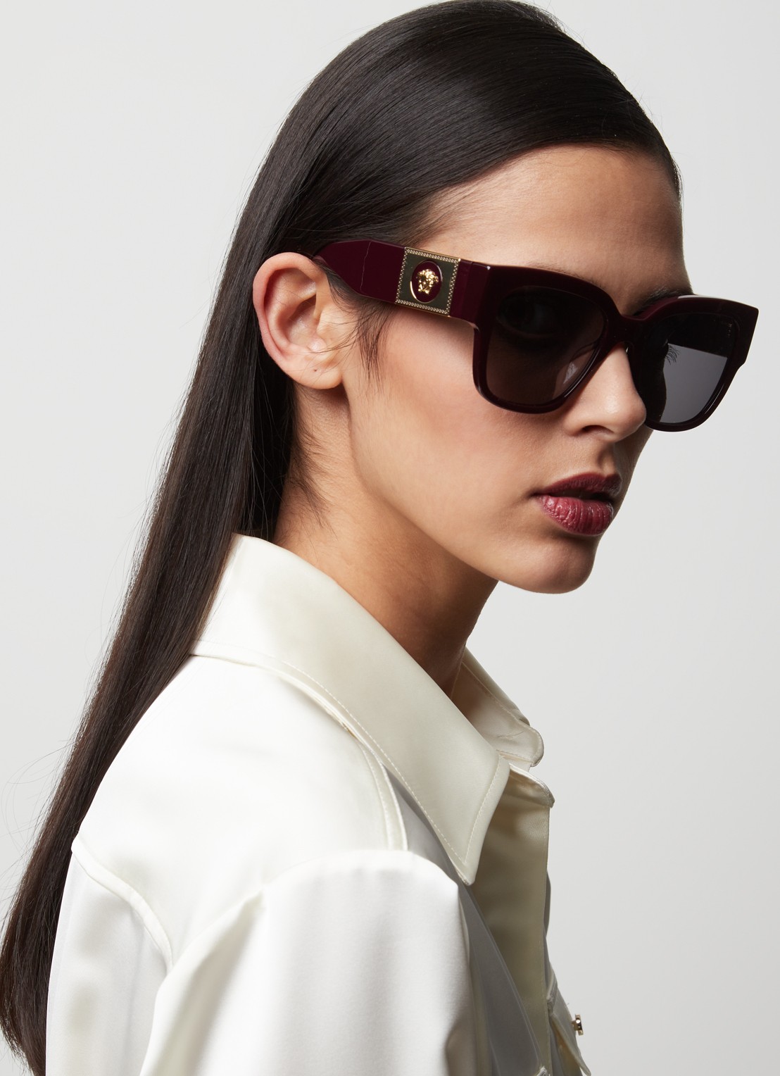 Versace Cat Eye zonnebril gepolariseerd VE4437U  - voorkant 3 brons
