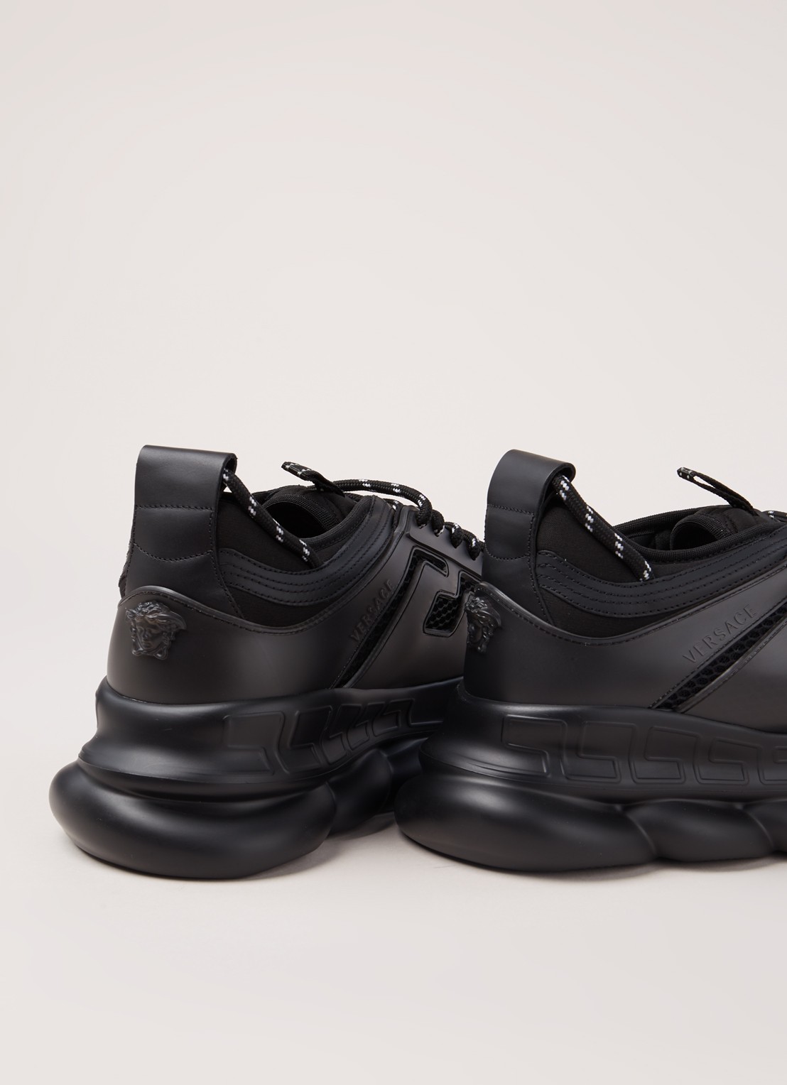 Versace Chain Reaction sneaker met kalfssuède details - detail 3 zwart