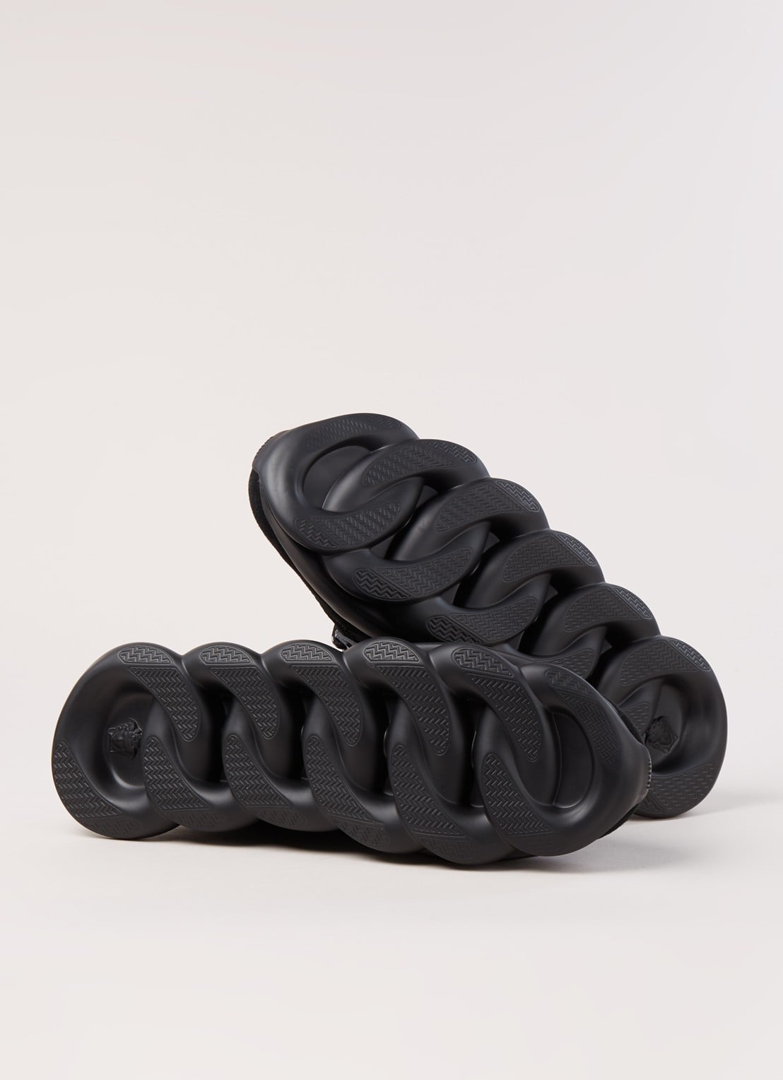 Versace Chain Reaction sneaker met kalfssuède details - detail 5 zwart