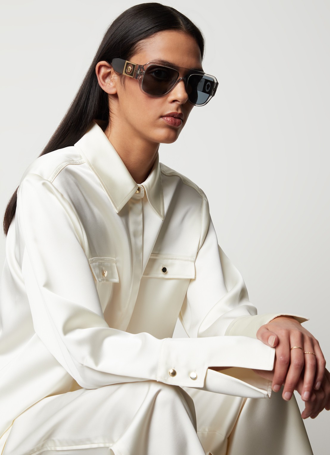 Versace Piloten zonnebril VE4436U  - voorkant 2 lichtgrijs