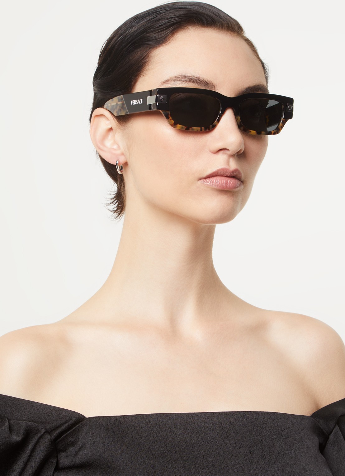 Versace Retro zonnebril VE4465 - voorkant 5 zwart