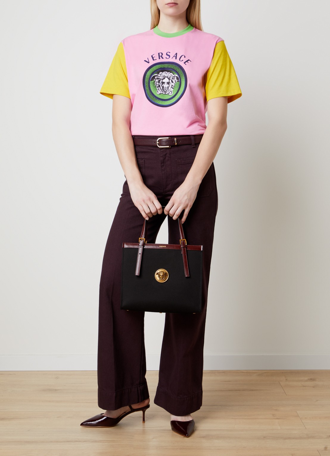 Versace Rivière Medium handtas met details van kalfsleer en verstelbare schouderriem - voorkant 7 zwart