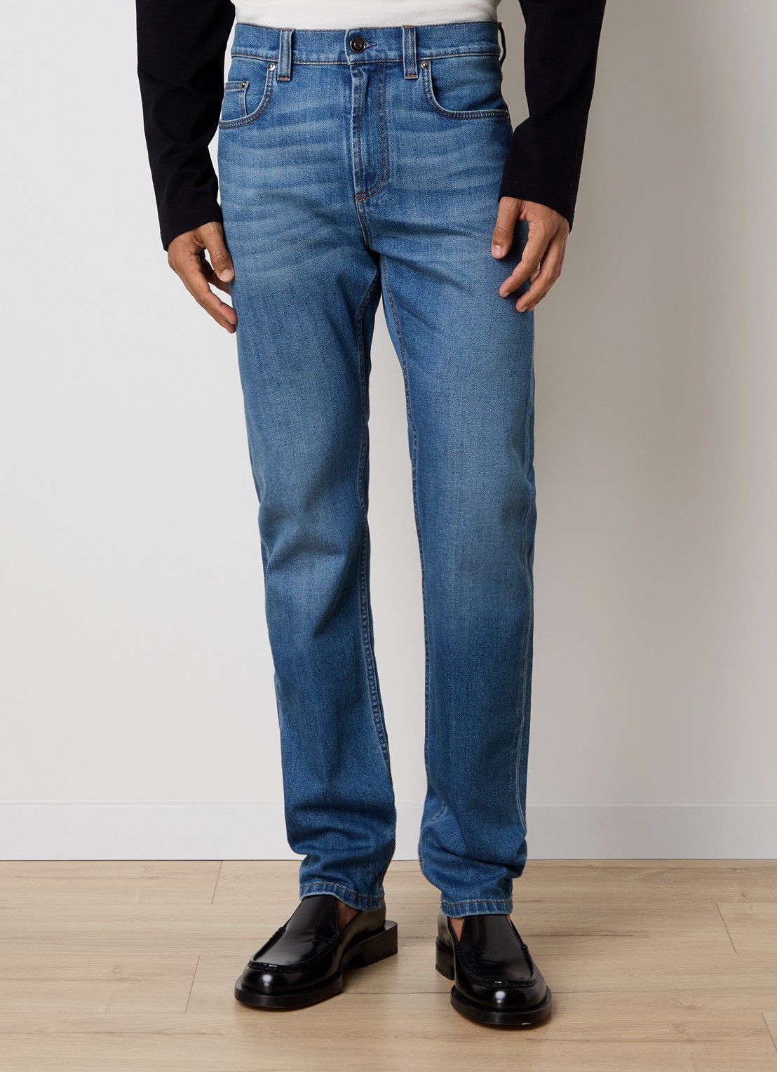 Versace Straight leg jeans met lichte wassing - detail 4 indigo