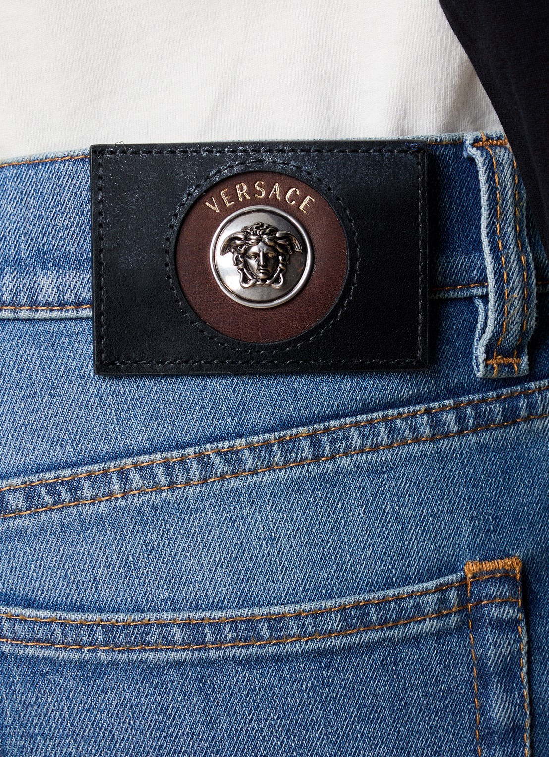 Versace Straight leg jeans met lichte wassing - detail 6 indigo