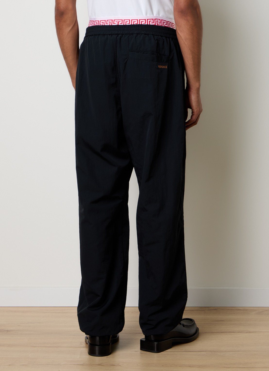Versace Wide fit trackpants met steekzakken en logo - achterkant zwart