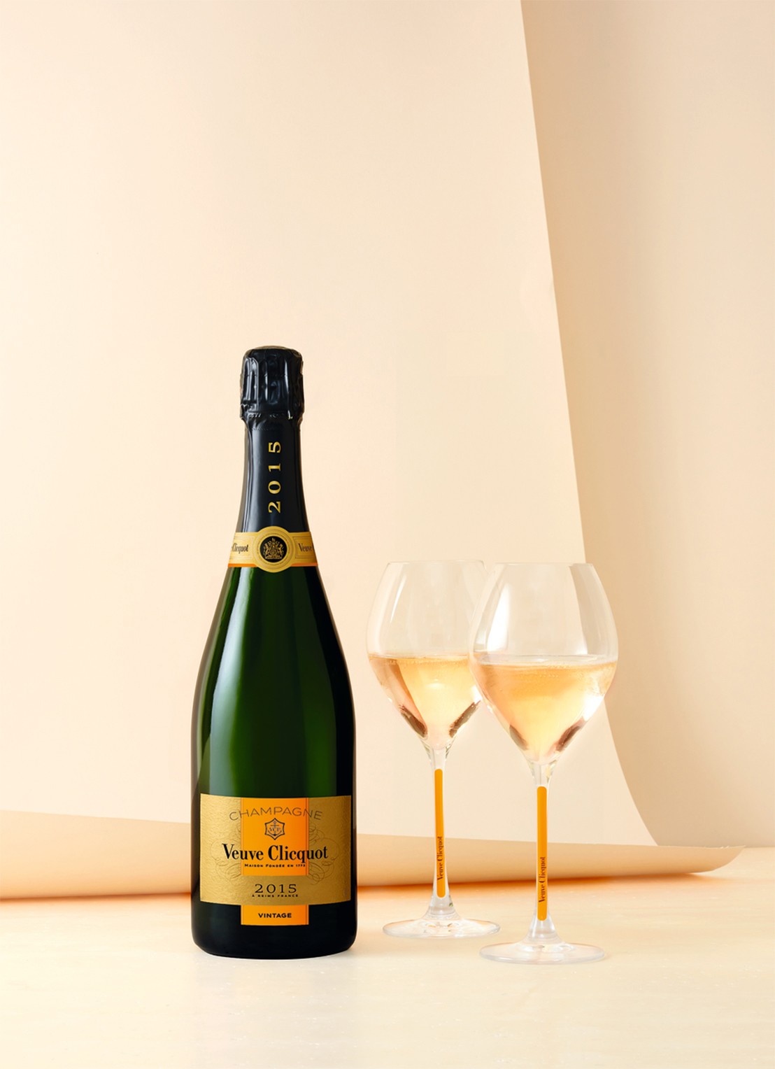 Veuve Clicquot Vintage Champagne Brut 2015 in geschenkverpakking 750 ml - voorkant 2 undefined