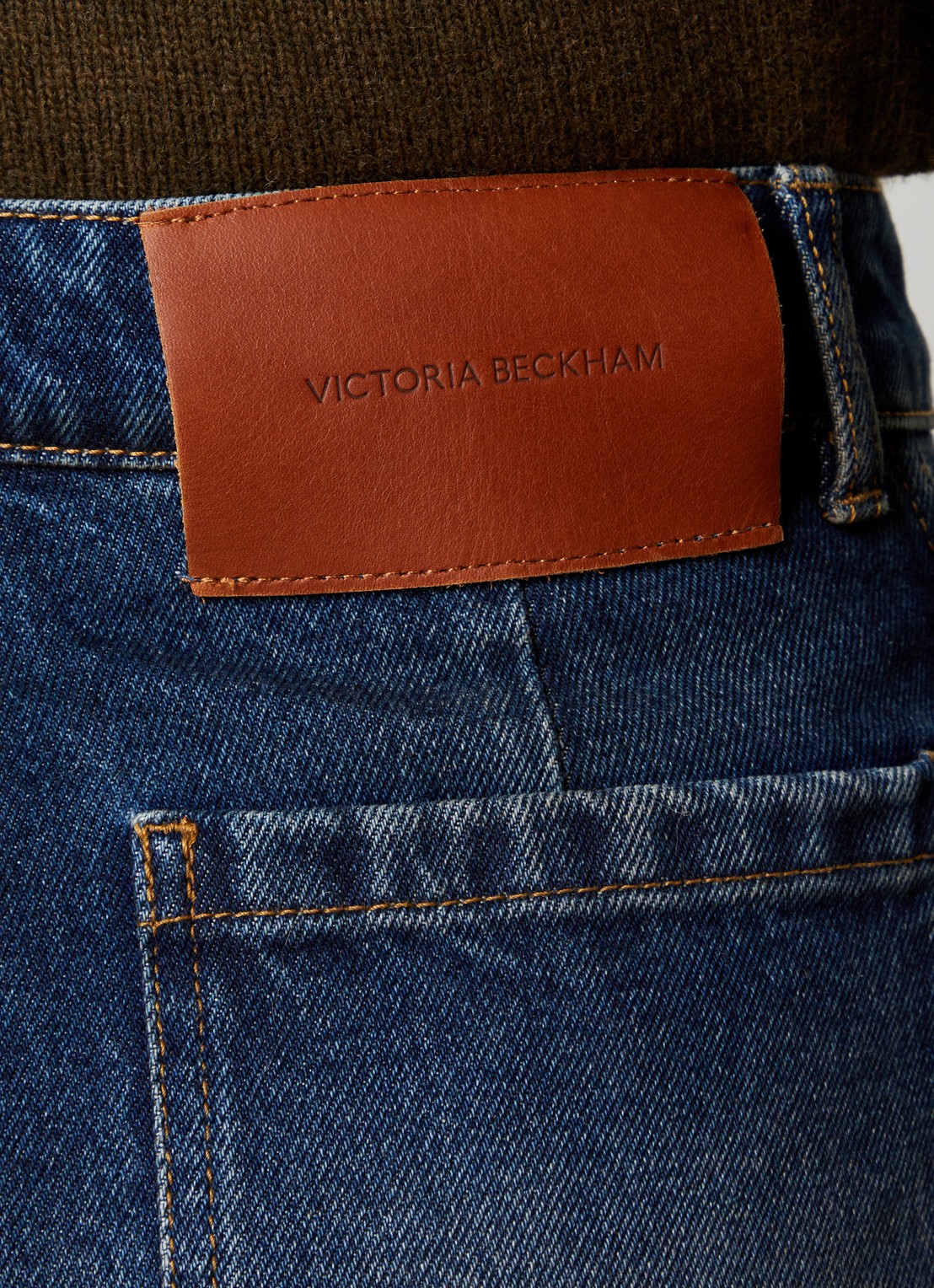 Victoria Beckham Alina high waist flared fit jeans met medium wassing - detail 2 indigo