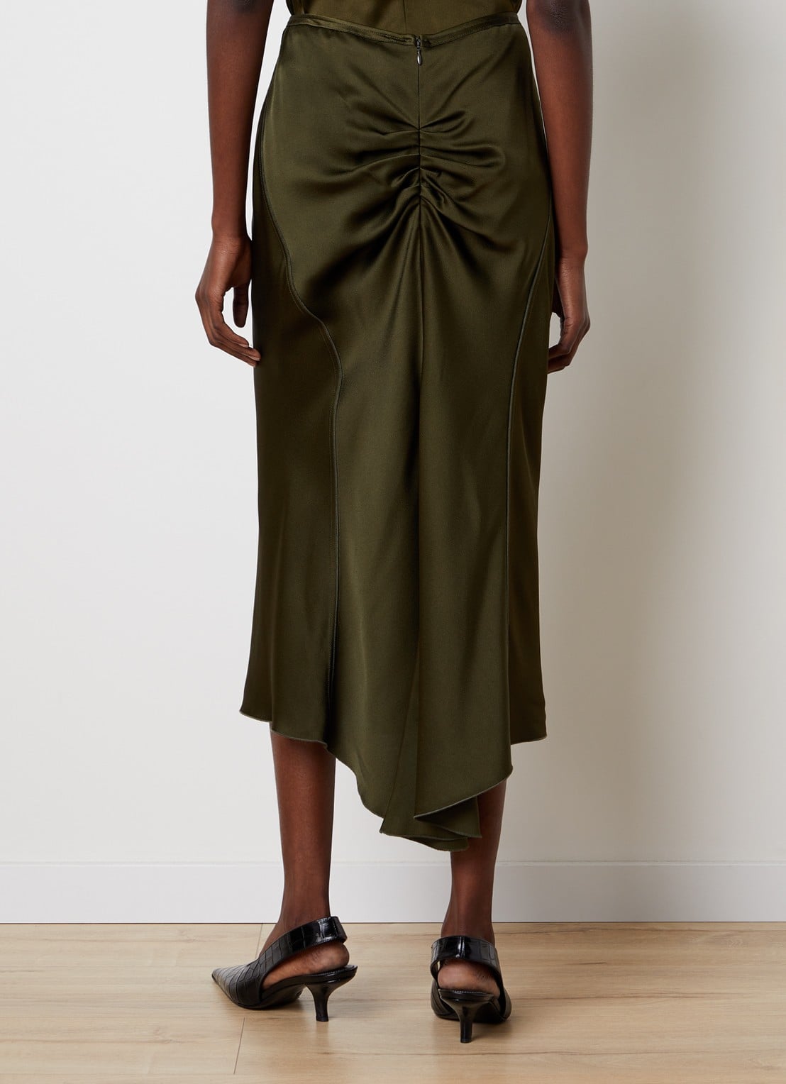 Victoria Beckham Bela midi rok van satijn met ruches - achterkant 3 mosgroen