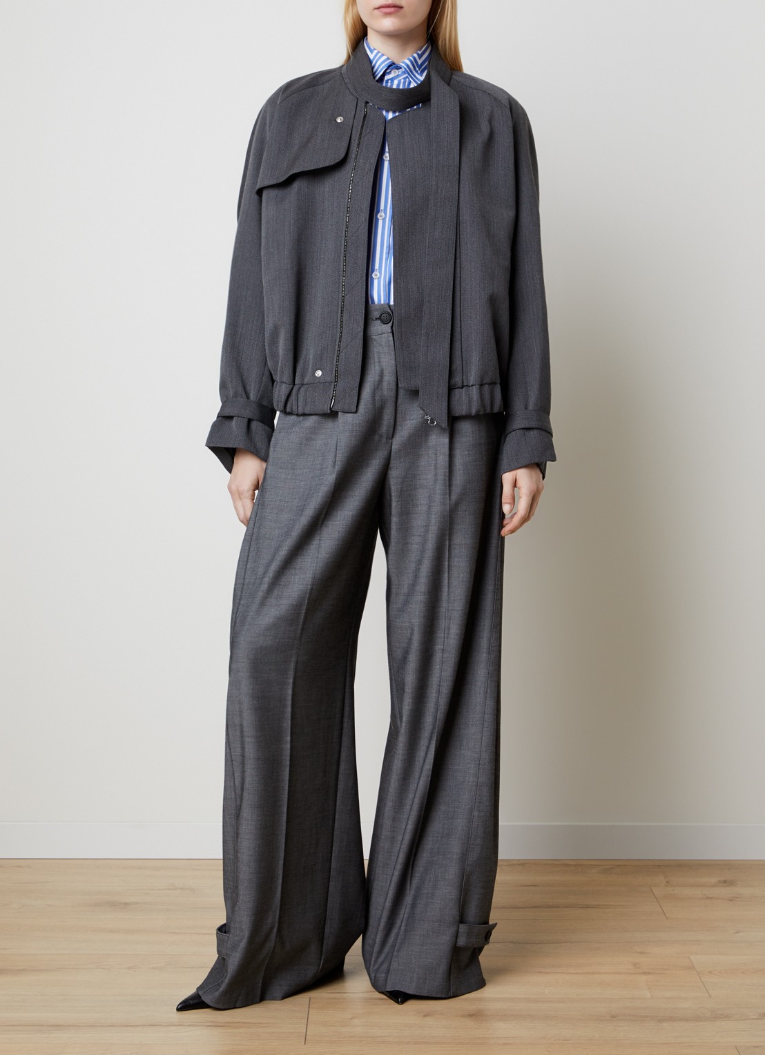 Victoria Beckham Bomberjack met sjaalkraag - voorkant 6 antraciet
