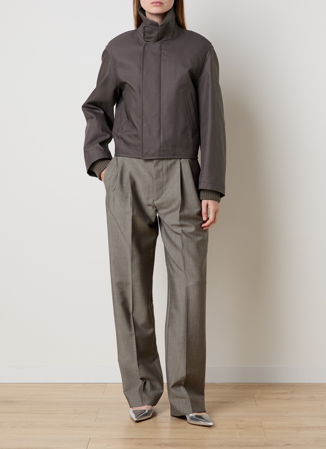 Victoria Beckham Bomberjack met steekzakken - voorkant 2 taupe