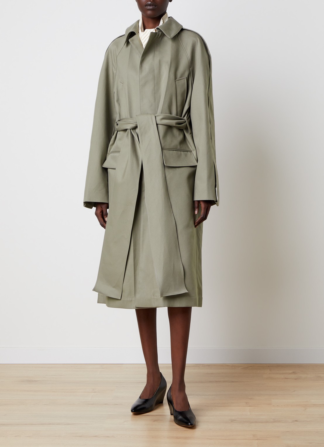 Victoria Beckham Car trenchcoat met ceintuur en steekzakken - detail groen
