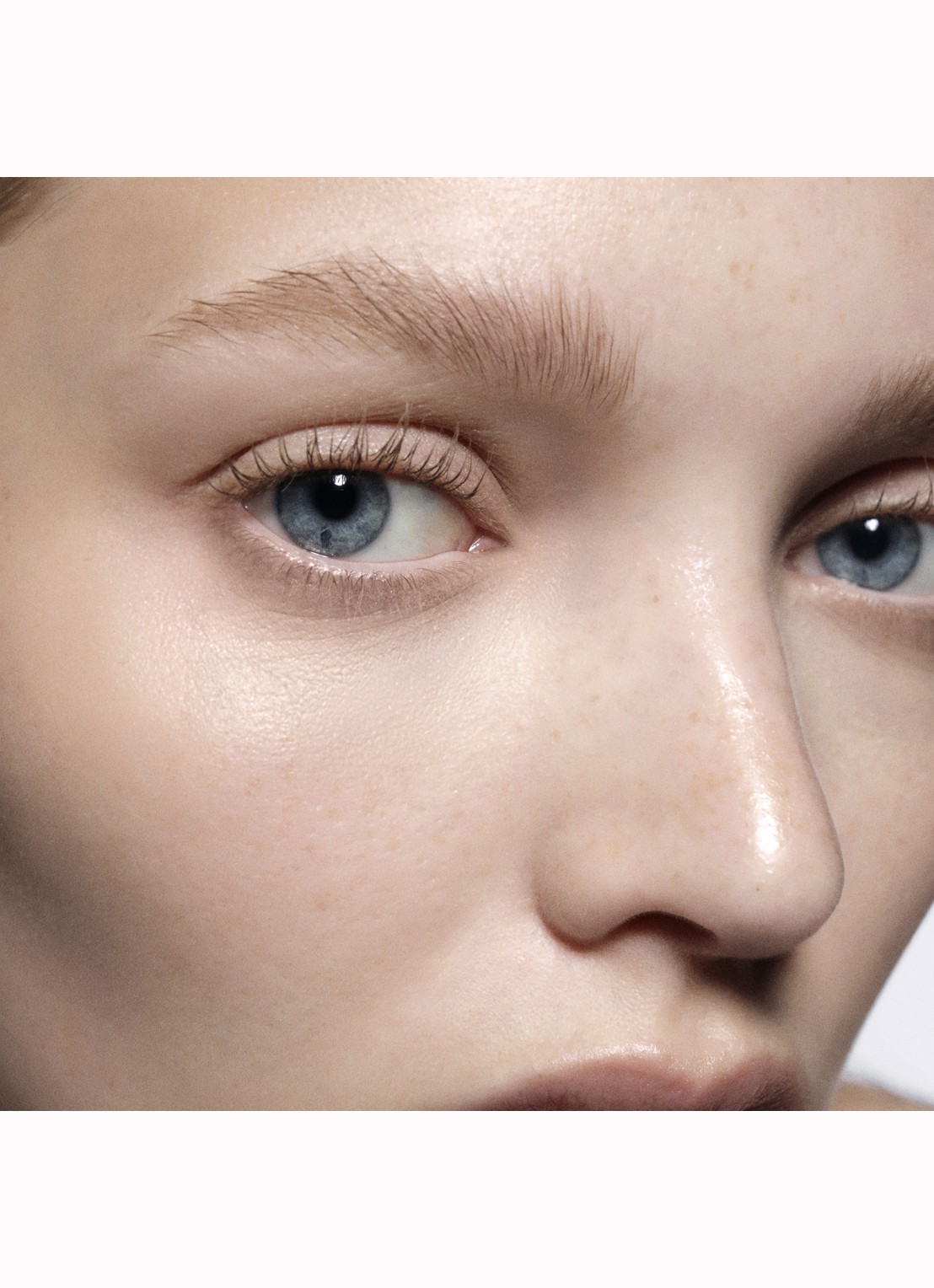 Victoria Beckham FeatherFix - detail 5 clear