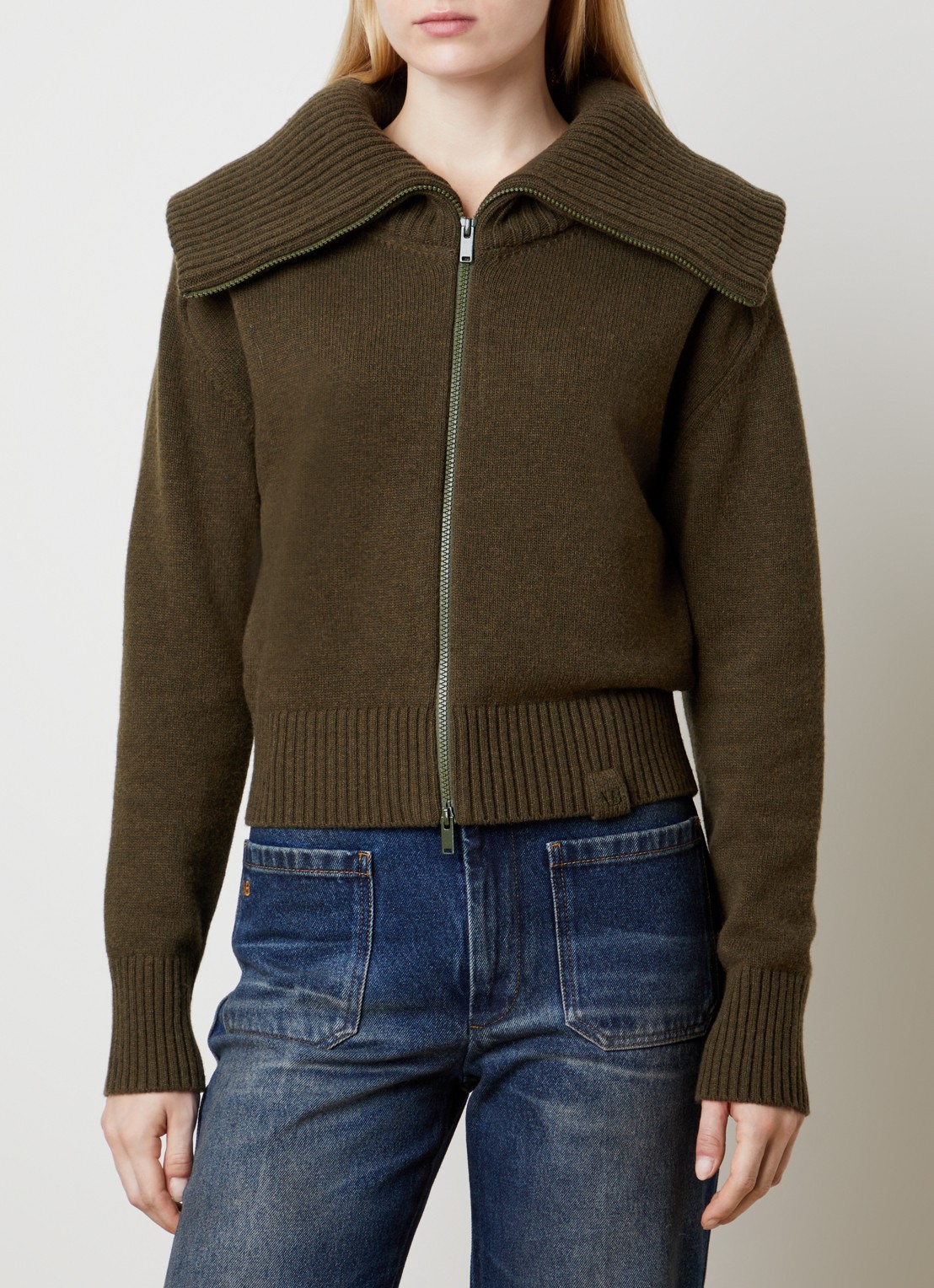 Victoria Beckham Fijngebreide vest in lamswolblend - detail 3 donkergroen
