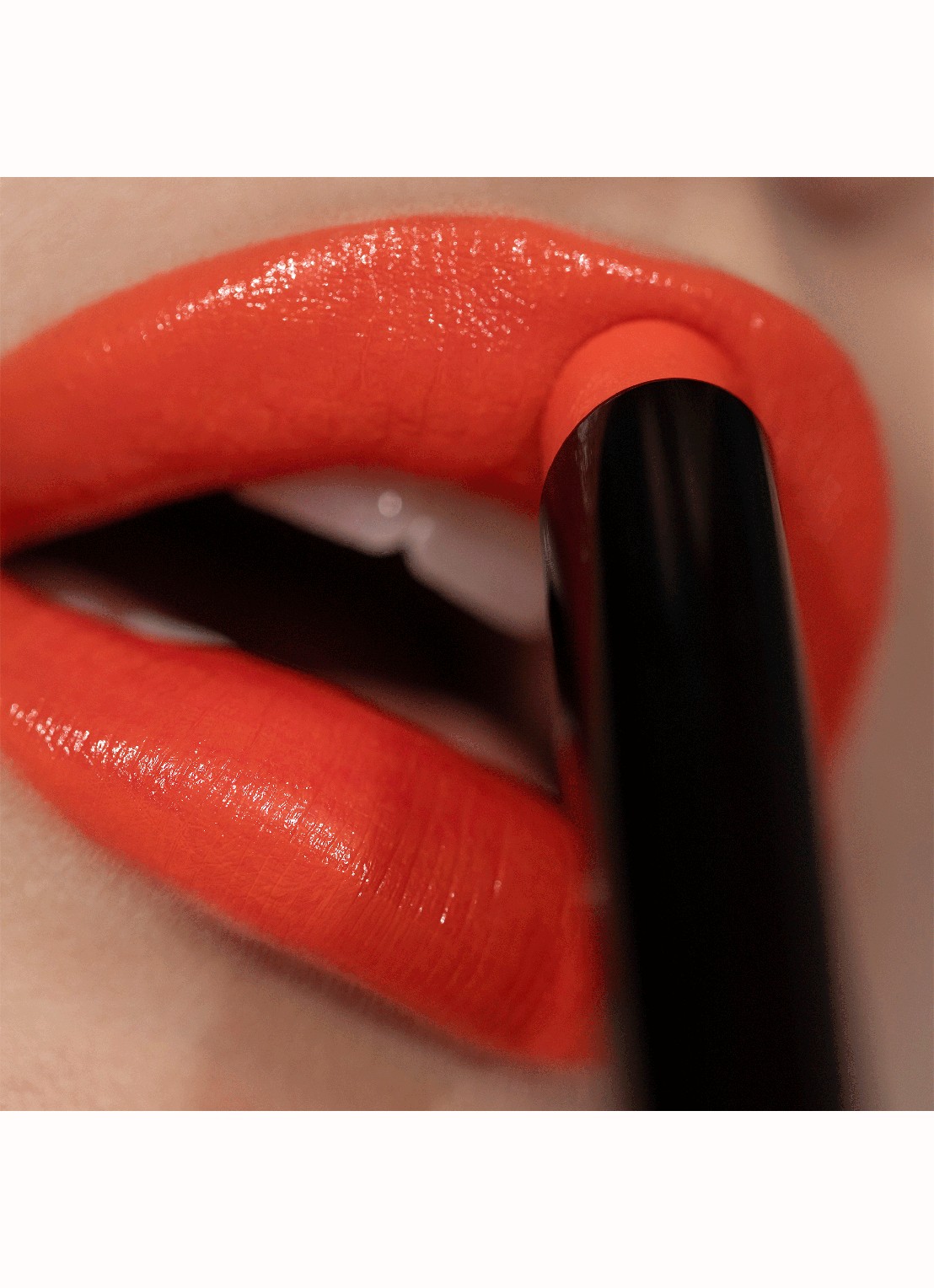 Victoria Beckham Posh Lipstick - detail 4 fire