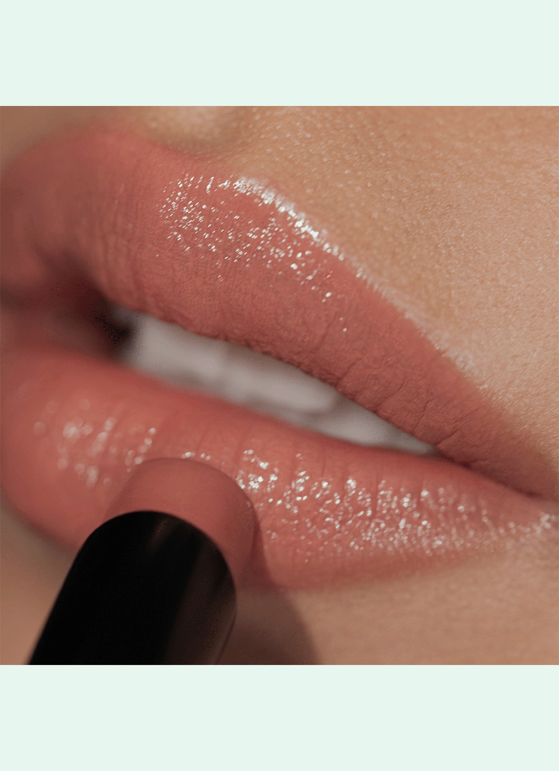 Victoria Beckham Posh Lipstick - detail 2 twist