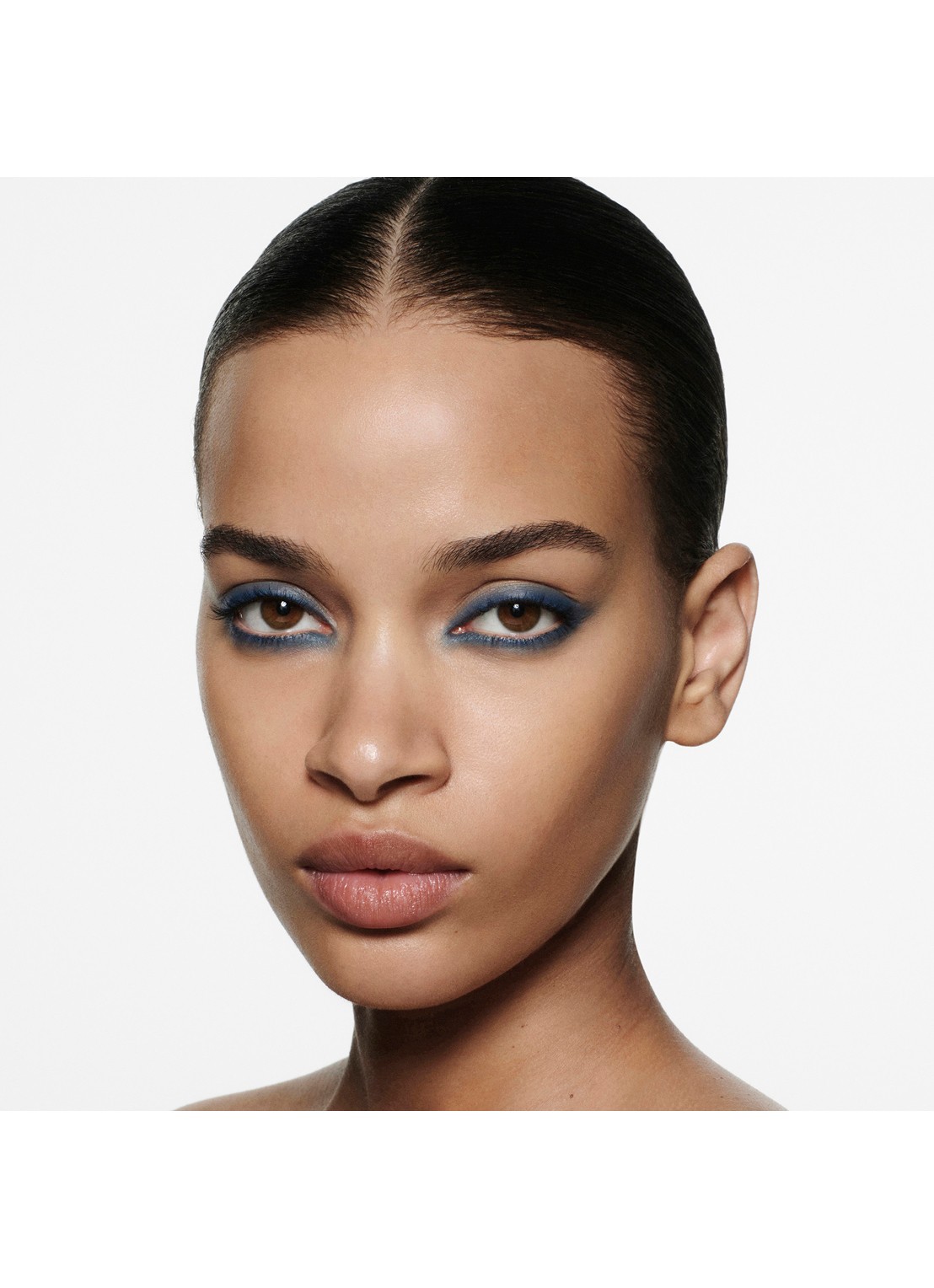 Victoria Beckham Satin Kajal Liner - waterproof eyeliner - detail 4 jeans