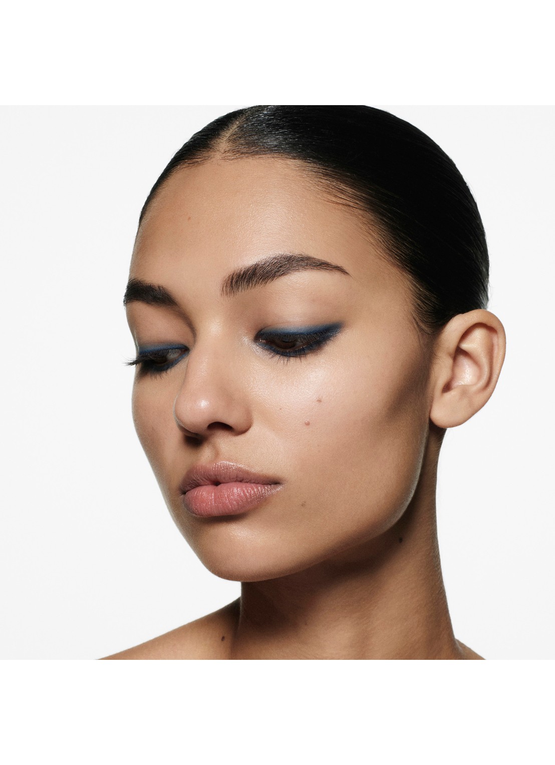 Victoria Beckham Satin Kajal Liner - waterproof eyeliner - detail 6 jeans