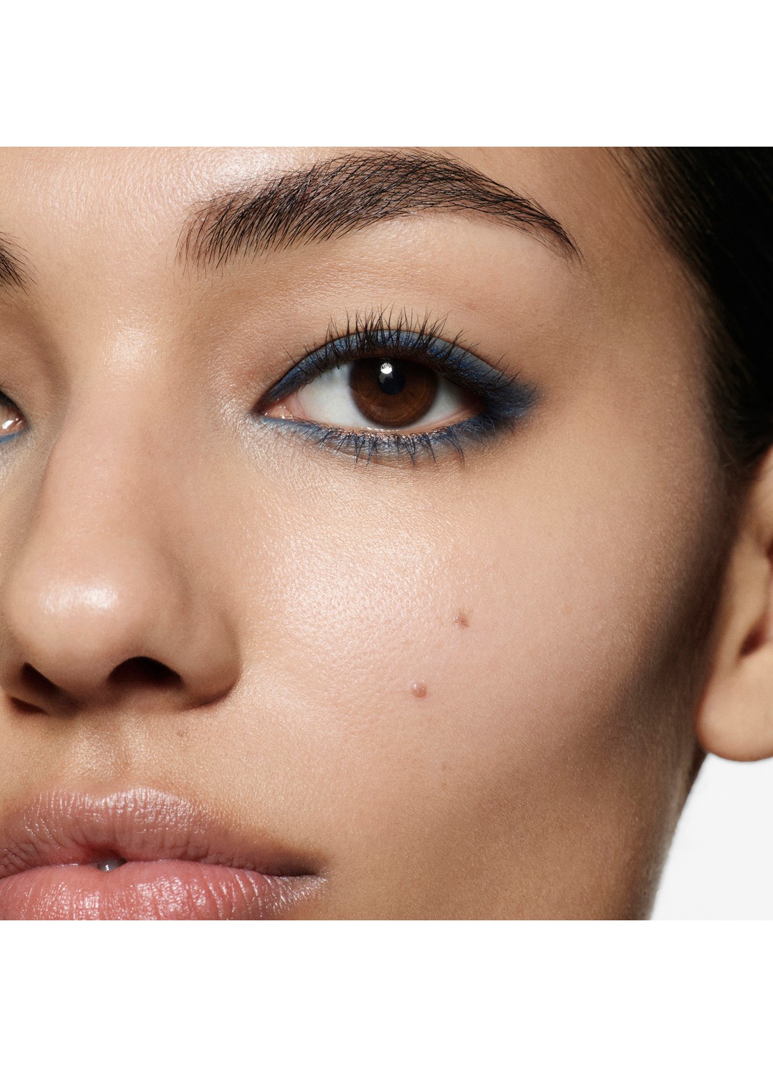 Victoria Beckham Satin Kajal Liner - waterproof eyeliner - detail 7 jeans