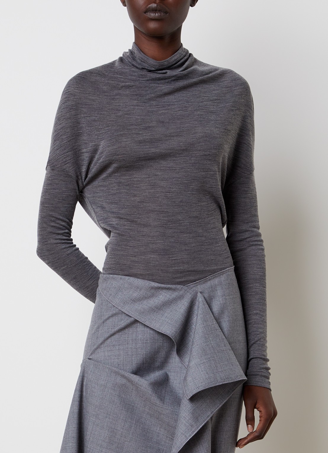 Victoria Beckham Semi-transparante top in wolblend met gedrapeerd detail - detail grijsmele