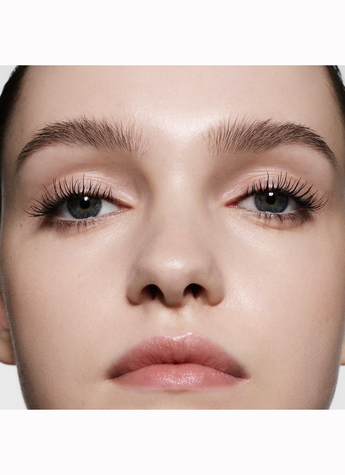 Victoria Beckham Vast Lash Mascara - detail 3 black