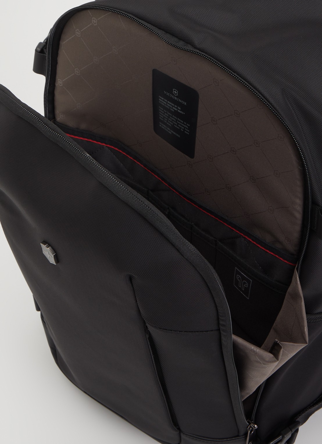 Victorinox Altmont Modern Traveler rugzak met uitneembare laptophoes 15,6 inch - unisex - detail 3 zwart