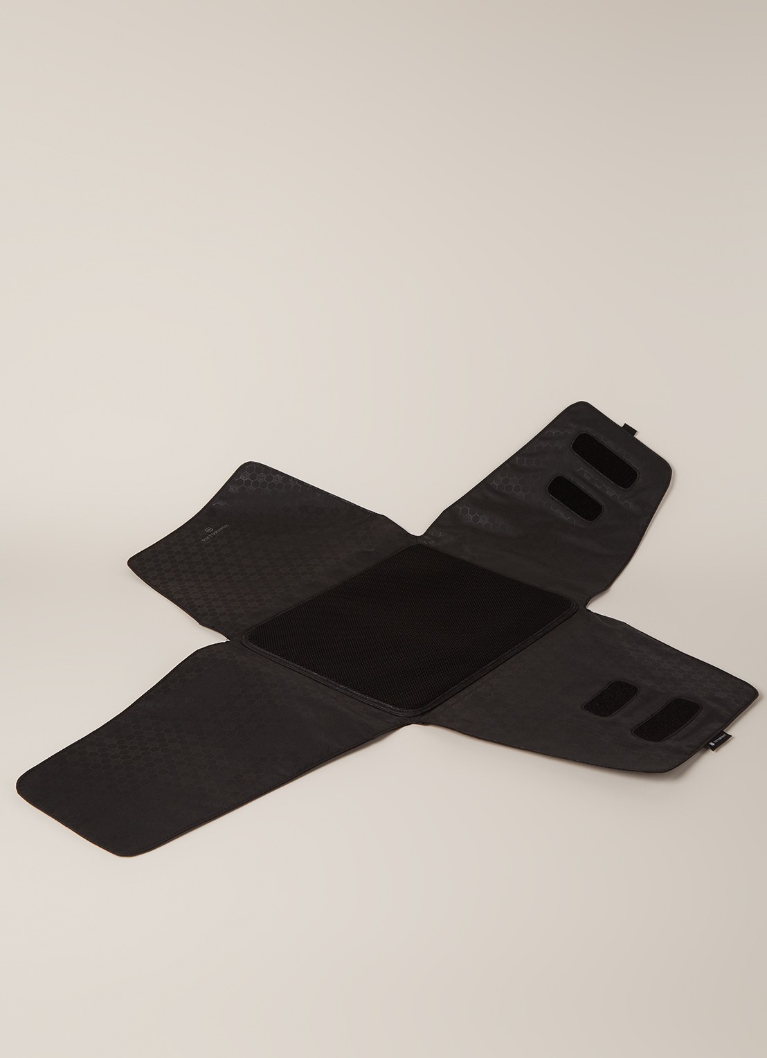 Victorinox Pakmaster medium kledinghoes - detail zwart