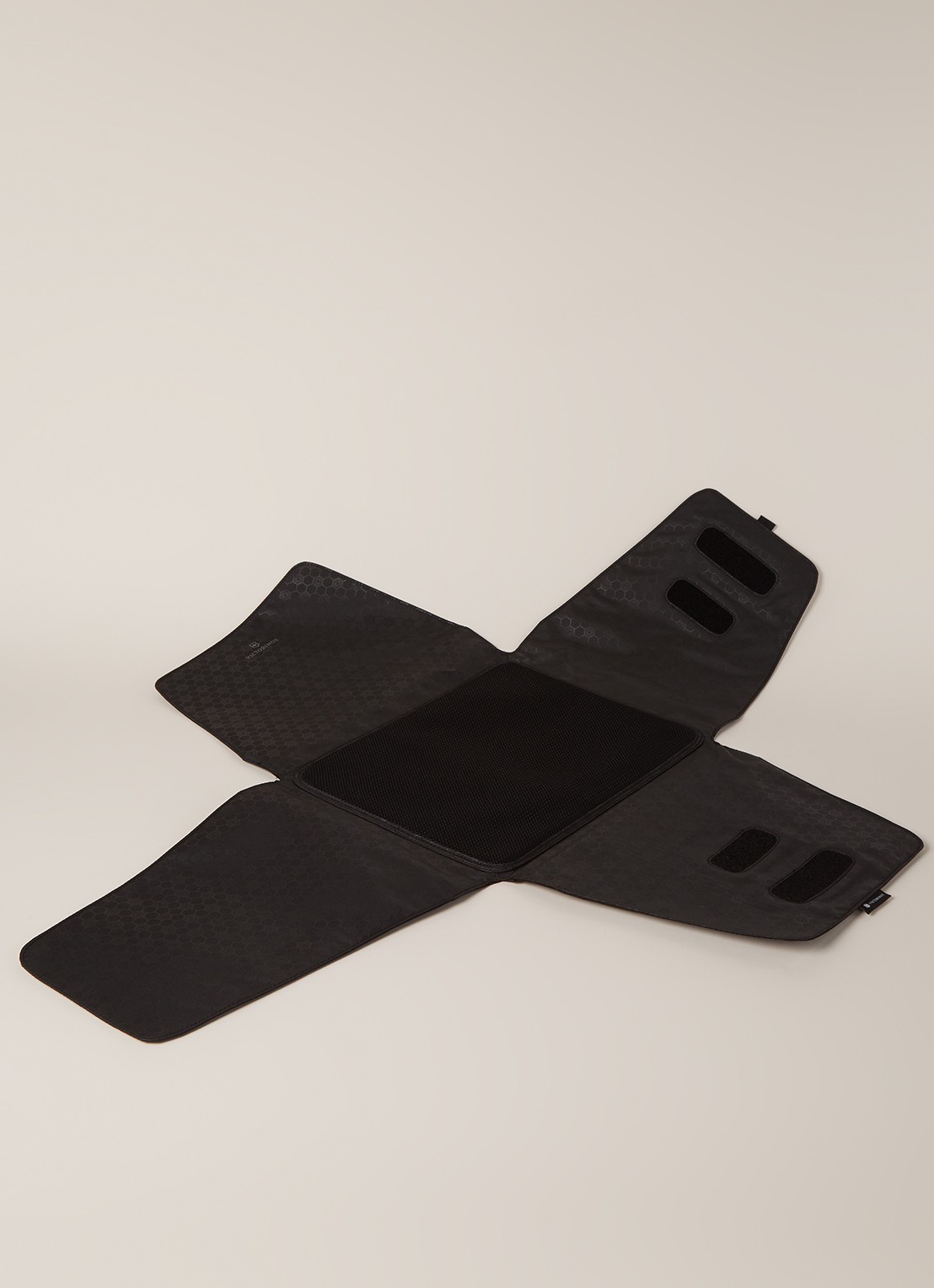 Victorinox Pakmaster small kledinghoes - detail zwart
