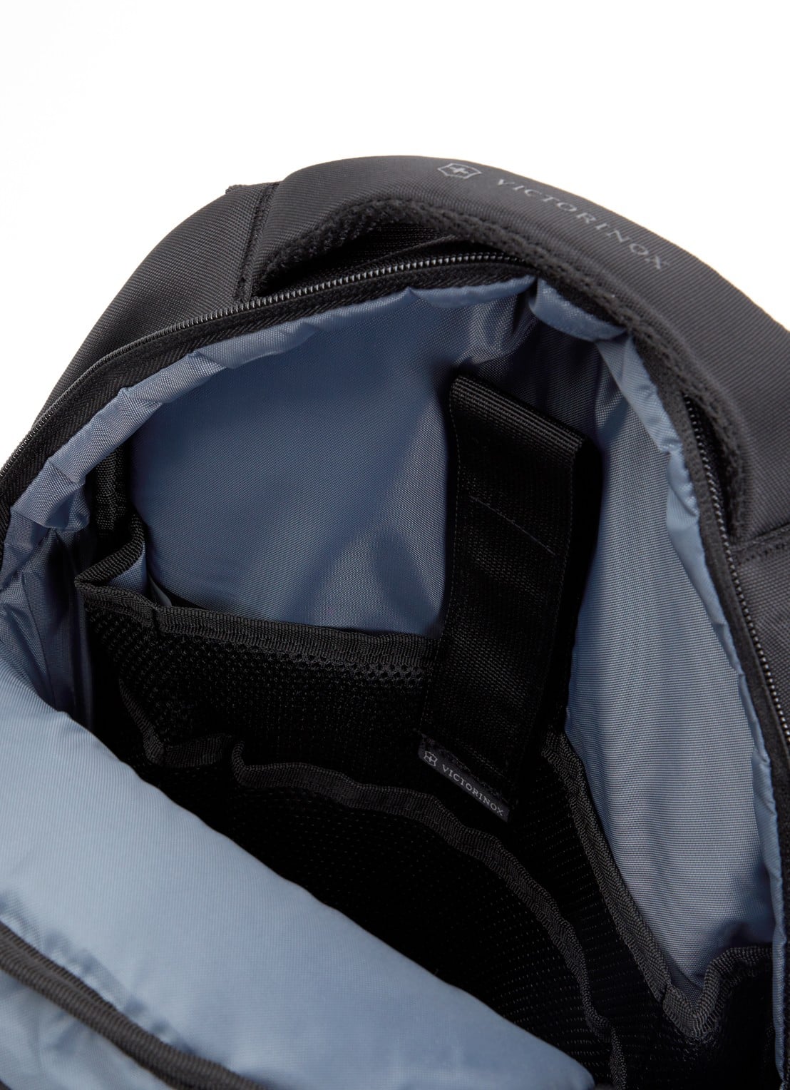 Victorinox VX Sport Evo Compact rugzak met 15 inch laptopvak - detail 2 zwart