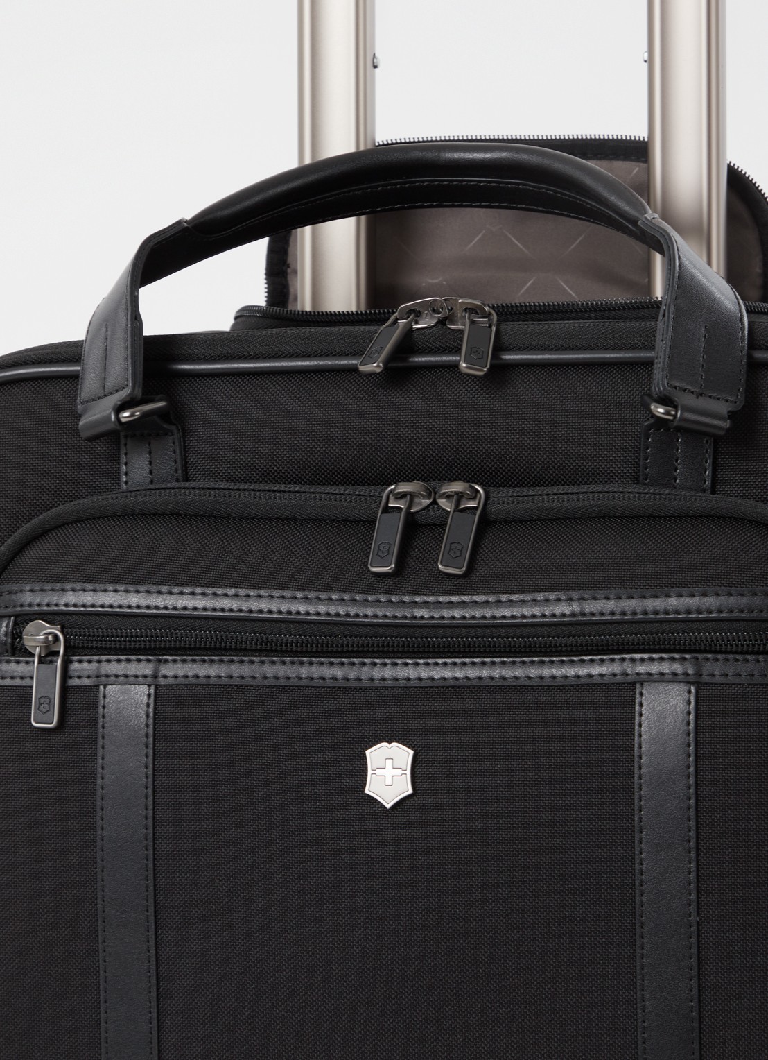 Victorinox Werks Professonial trolley 38 cm - detail 4 zwart