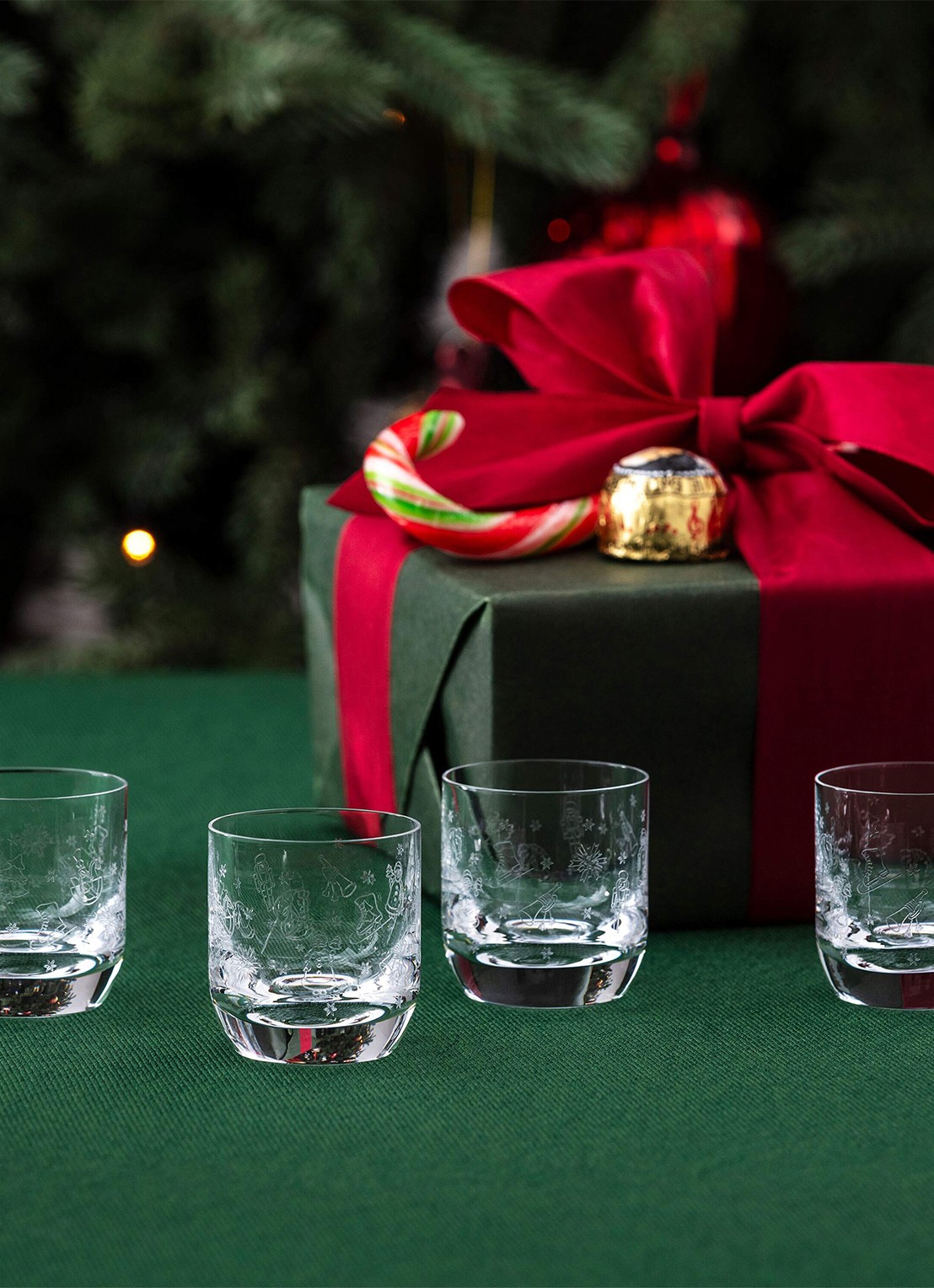 Villeroy & Boch Annual Christmas shotglas set van 4 - voorkant 3 transparant