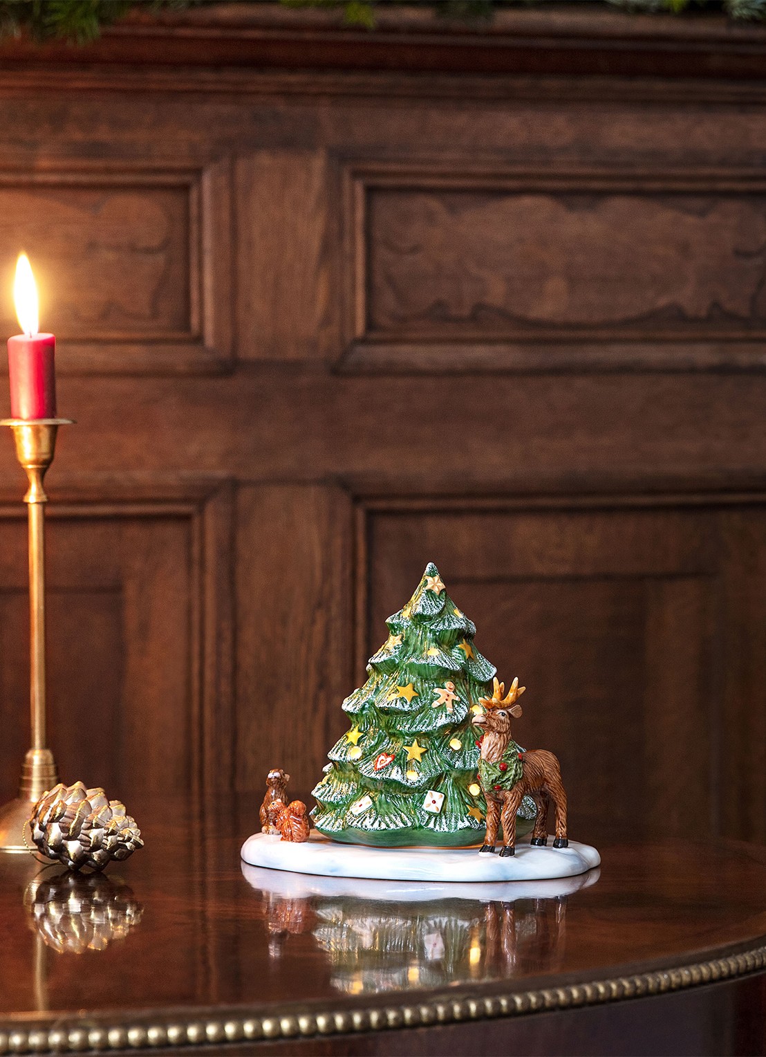 Villeroy & Boch Christmas Toys kerstboom met bosdieren waxinelichthouder 23 cm - voorkant 4 groen
