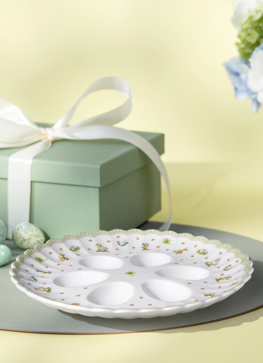 Villeroy & Boch Easter Delight eierbord 24 cm - voorkant 3 gebroken wit