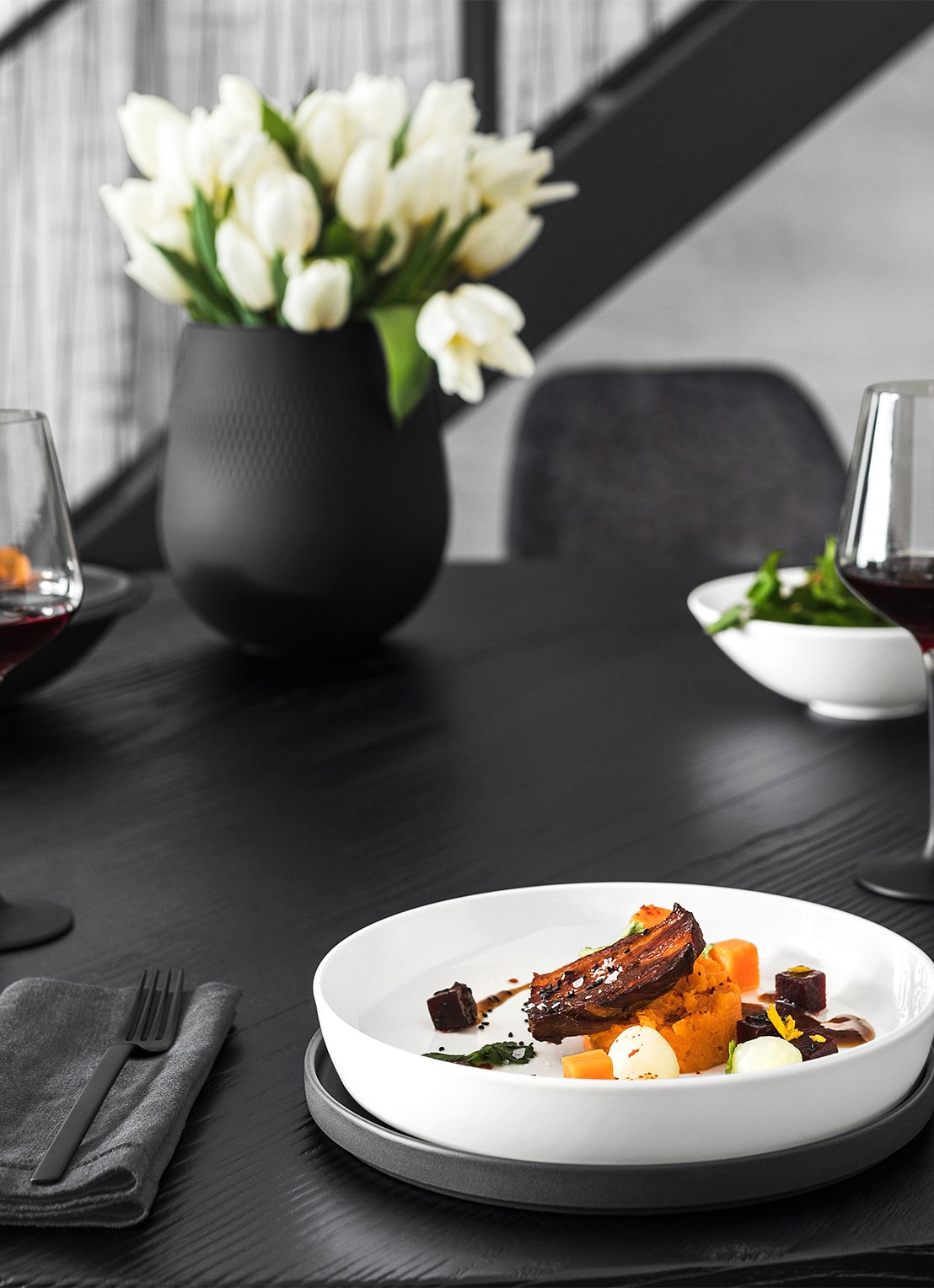 Villeroy & Boch Iconic La Boule Black & White serviesset 7-delig - detail 2 zwart