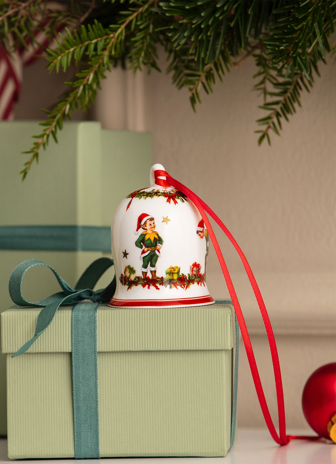 Villeroy & Boch Jaar-klokje 2026 kersthanger 6,9 cm - voorkant 3 rood