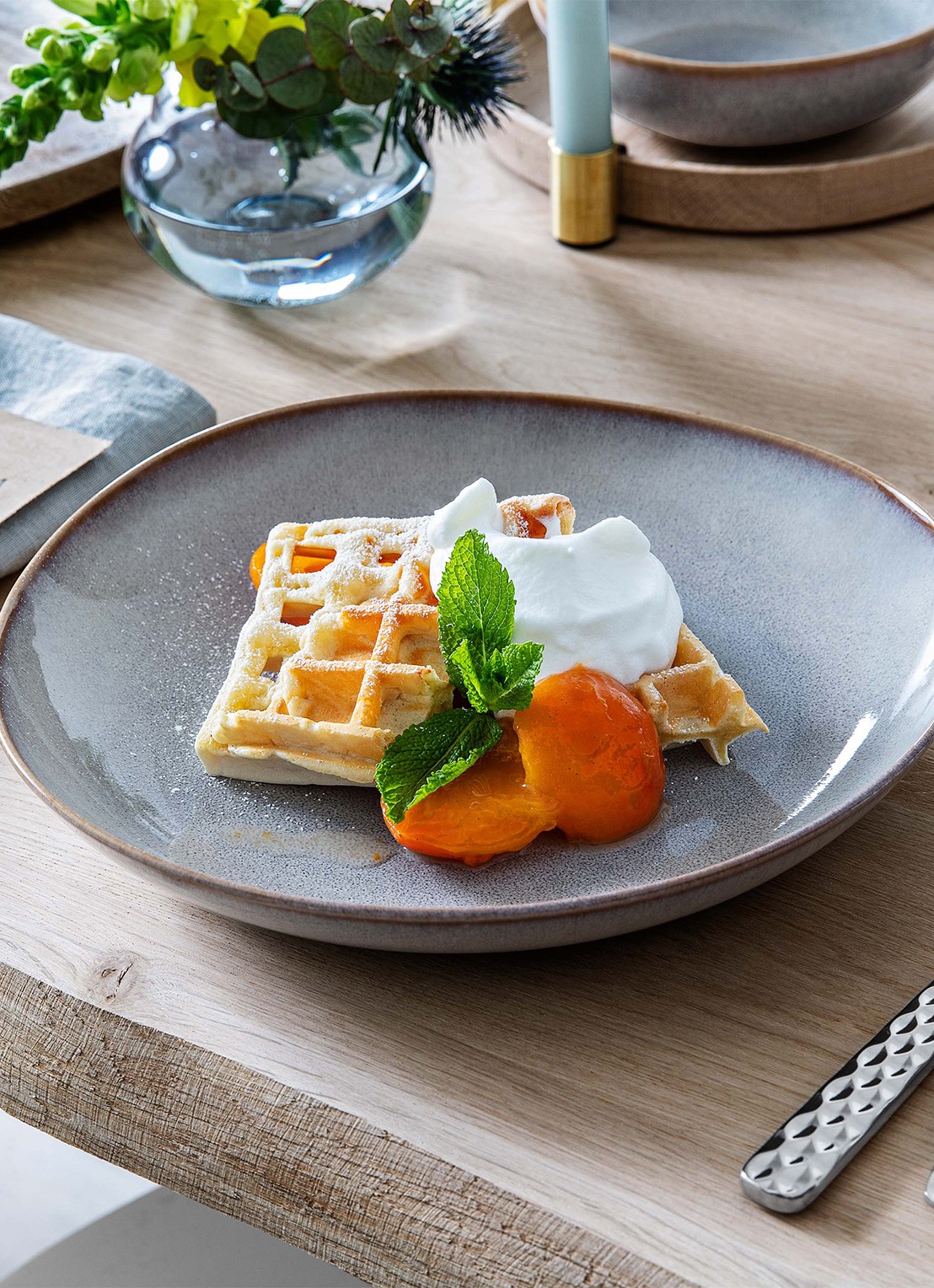 Villeroy & Boch Lave Glacé diep bord 28 cm - achterkant 4 blauwgrijs