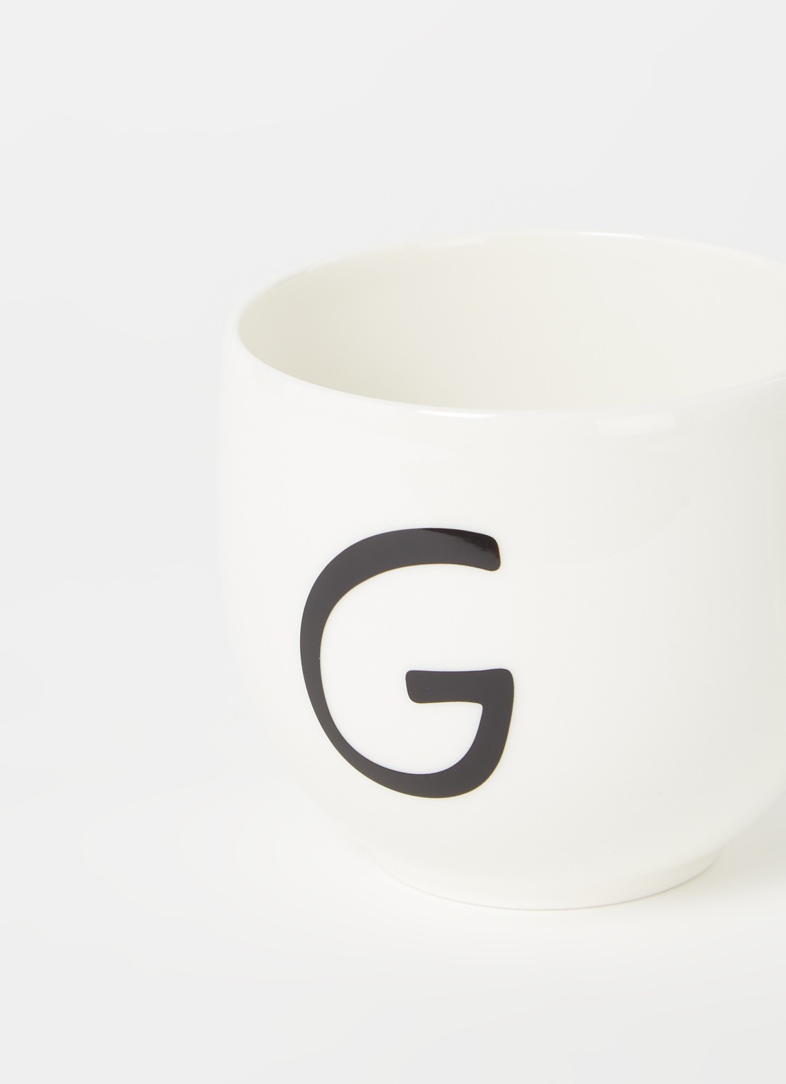 Villeroy & Boch Letters G mok 38 cl - detail 3 gebroken wit