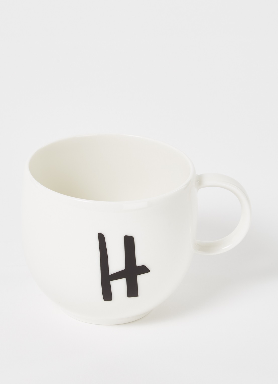 Villeroy & Boch Like Letters H mok 38 cl - voorkant 2 gebroken wit
