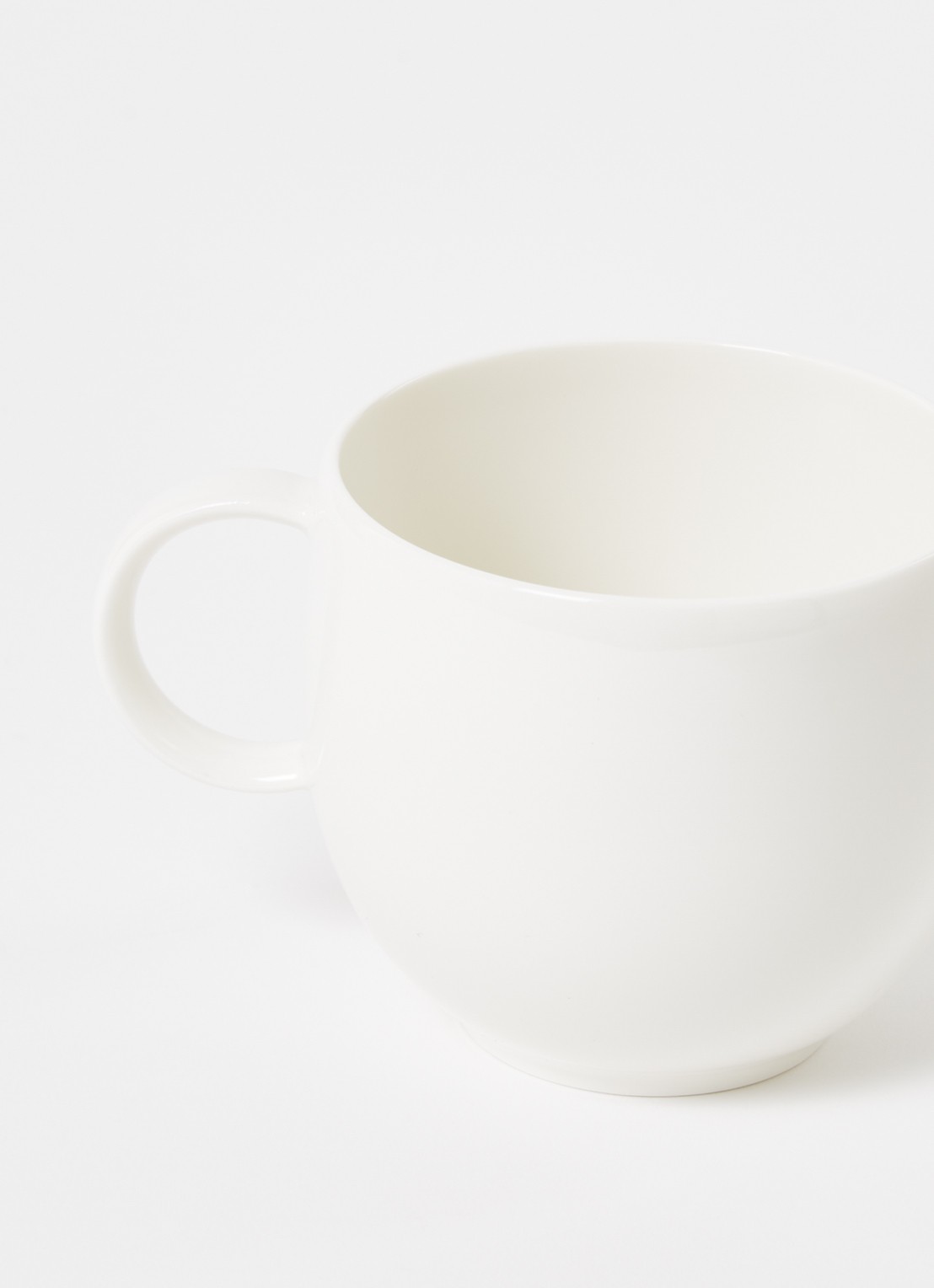 Villeroy & Boch Like Letters K mok 38 cl - detail gebroken wit