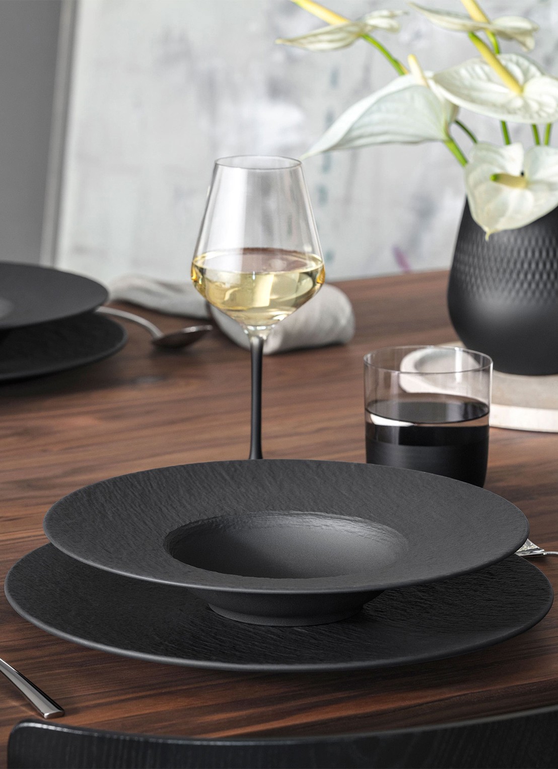 Villeroy & Boch Manufacture Rock diep bord 28 cm - detail 2 antraciet