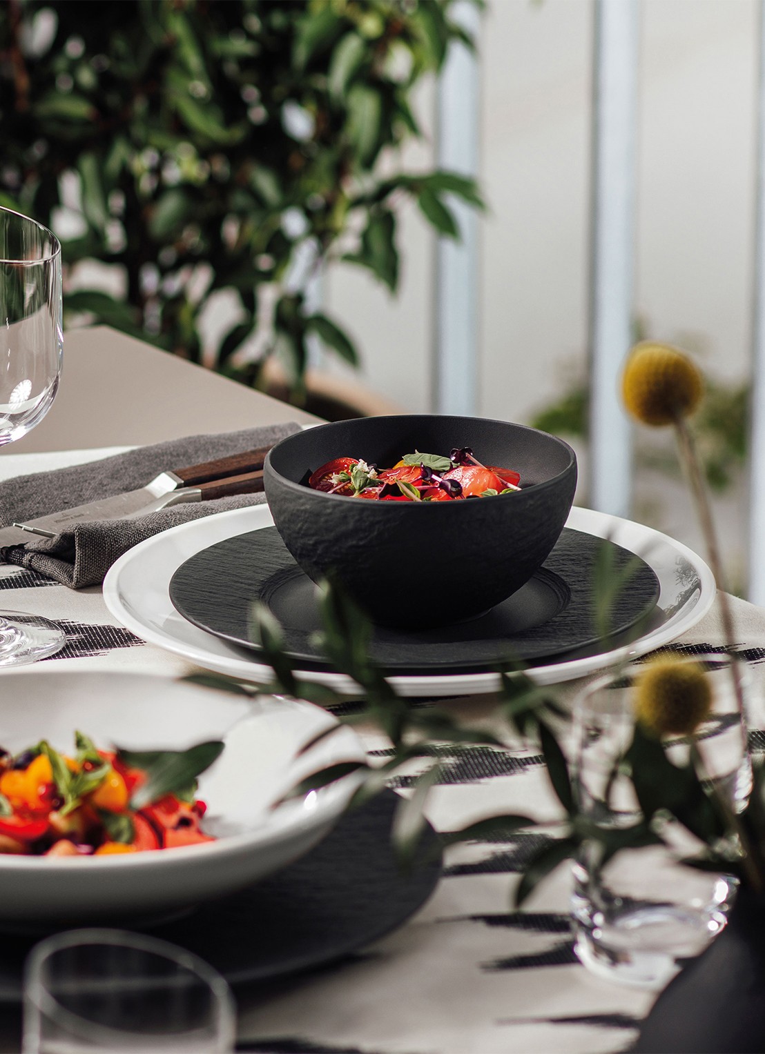 Villeroy & Boch Manufacture Rock kom 14 cm - detail 2 donkergrijs