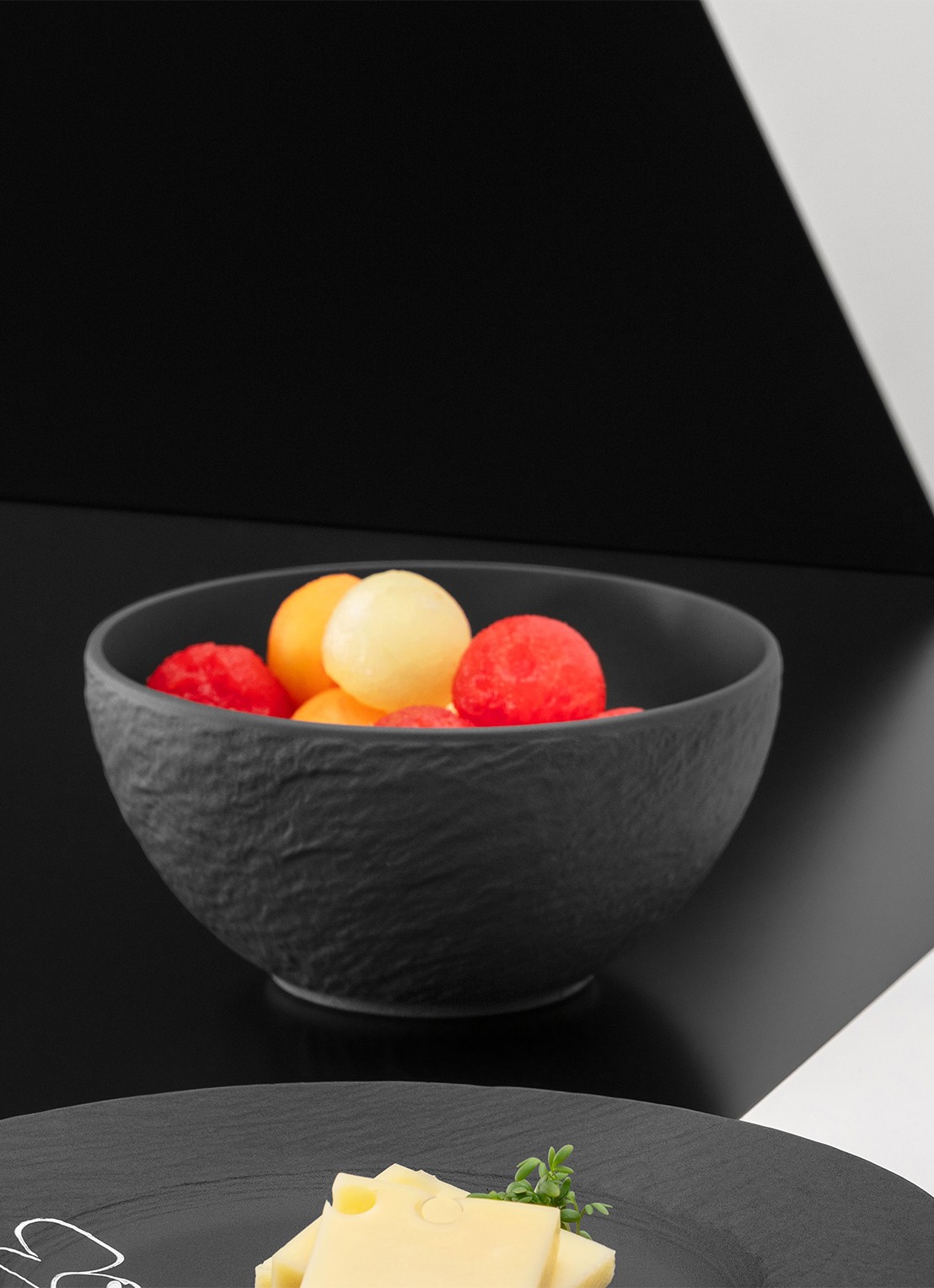 Villeroy & Boch Manufacture Rock - Mickey Mouse kom 14 cm - detail 5 zwart