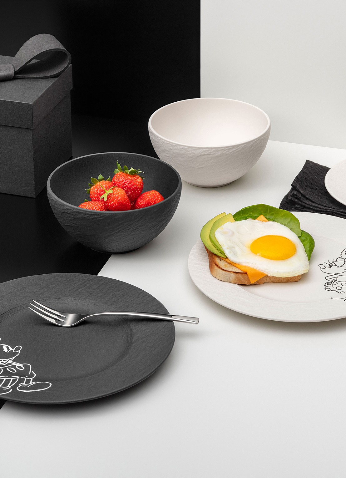 Villeroy & Boch Manufacture Rock - Mickey Mouse ontbijt-/gebaksbordje 22 cm set van 2 - detail 3 zwart