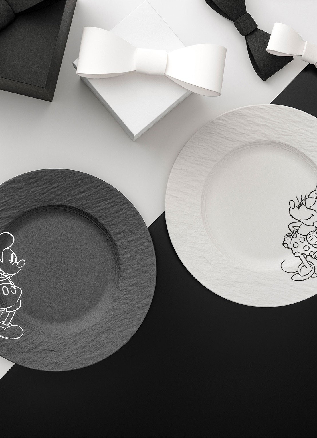 Villeroy & Boch Manufacture Rock - Mickey Mouse ontbijt-/gebaksbordje 22 cm set van 2 - voorkant 5 zwart