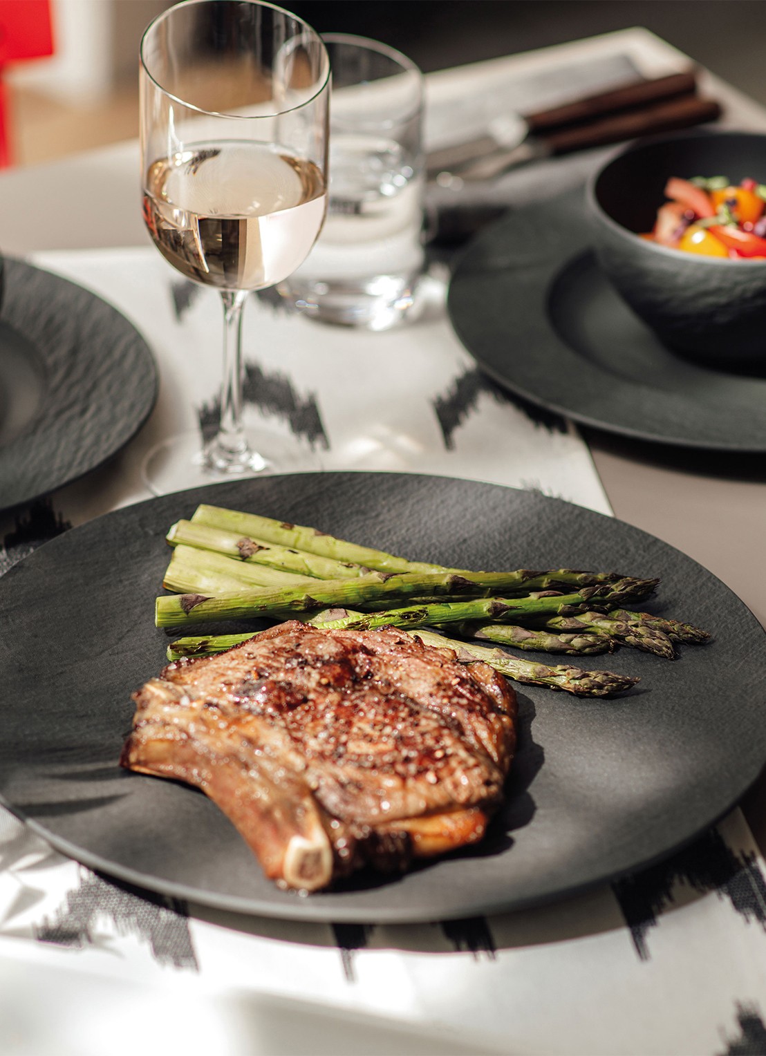 Villeroy & Boch Manufacture Rock pizzabord 32 cm - detail 5 antraciet