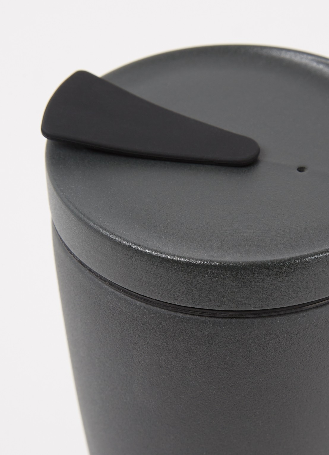 Villeroy & Boch Manufacture Rock To Go koffiebeker 35 cl - detail 3 donkergrijs