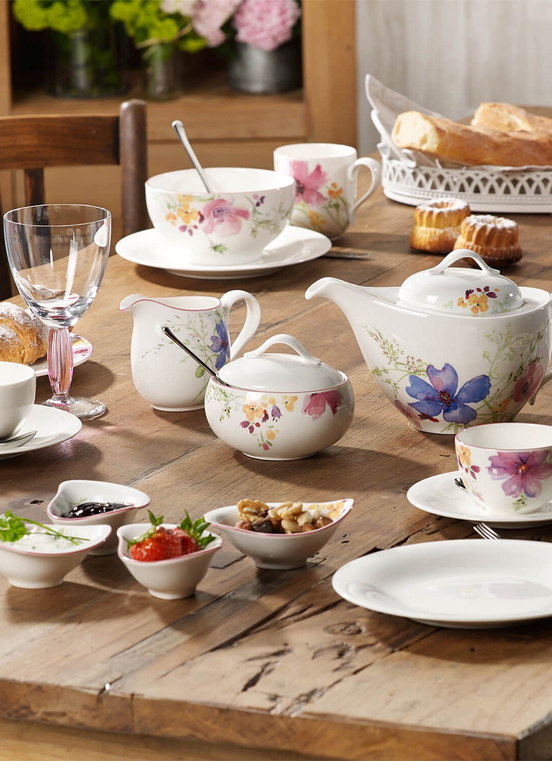 Villeroy & Boch Mariefleur theepot 1,2 liter - voorkant 2 gebroken wit