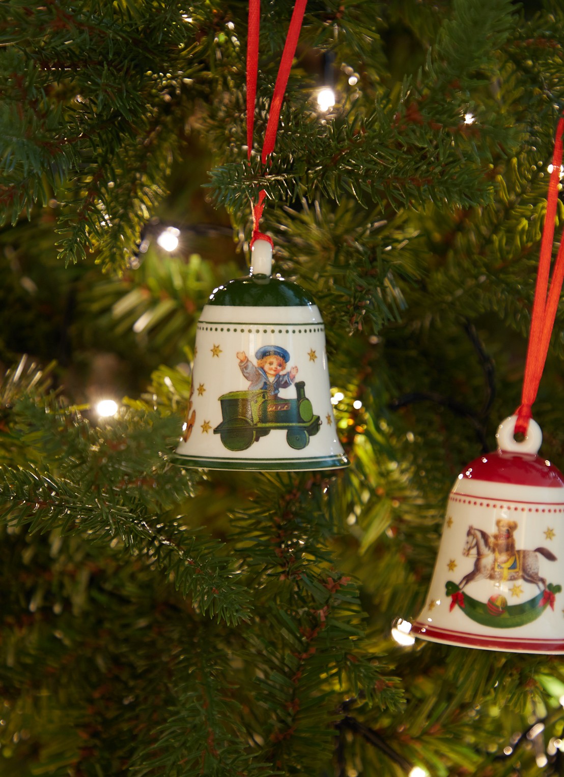 Villeroy & Boch My Christmas Tree Klokje kersthanger 6,9 cm - voorkant 2 donkergroen