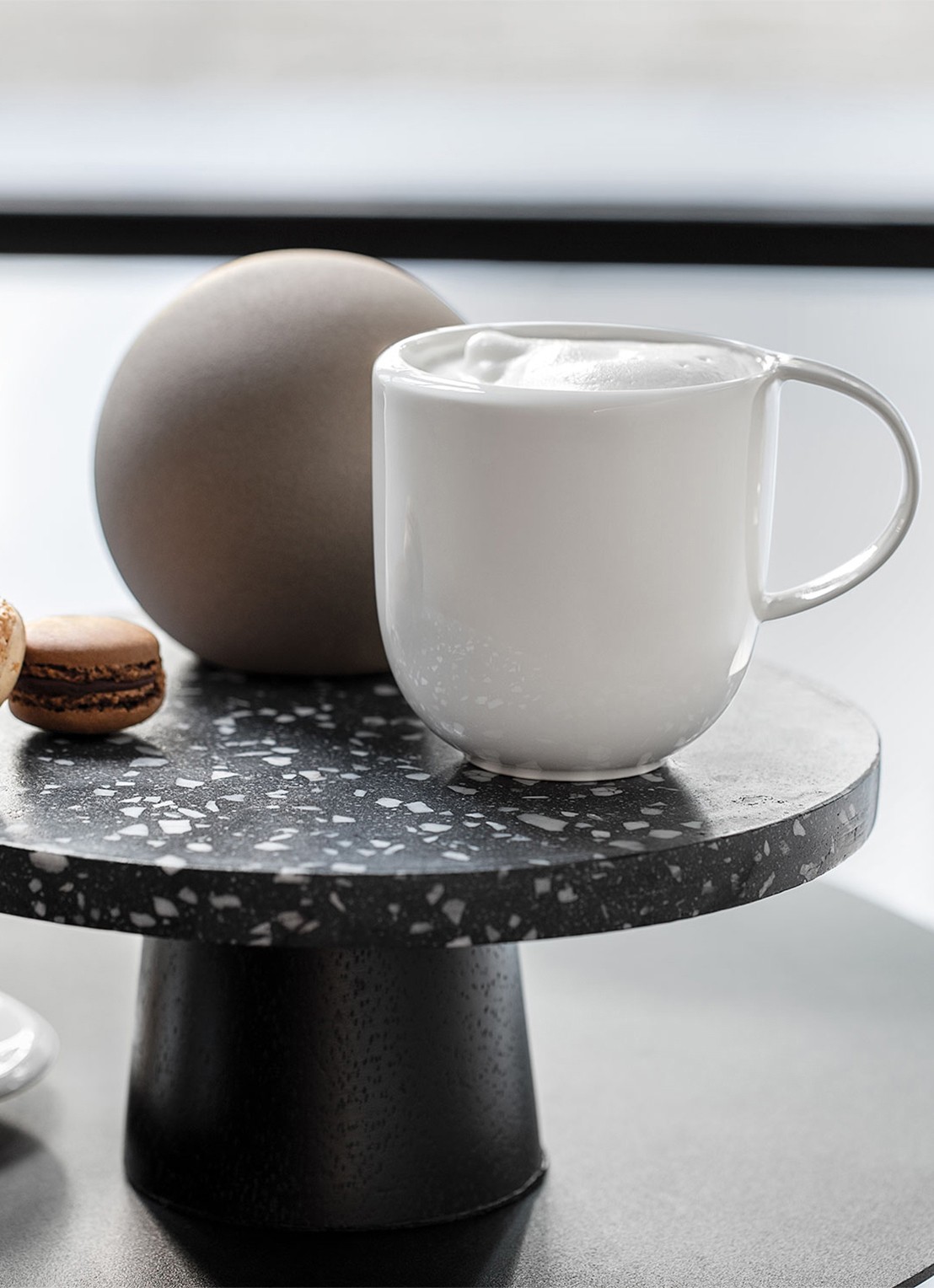 Villeroy & Boch NewMoon mok 40 cl - achterkant 2 creme